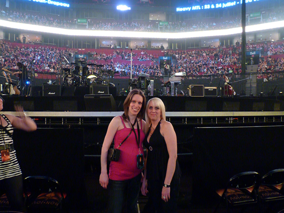 Marie-Hélène Cyr et Sandra - Spectacle de Bon Jovi au Centre Bell, Québec, Canada (4 mai 2011)